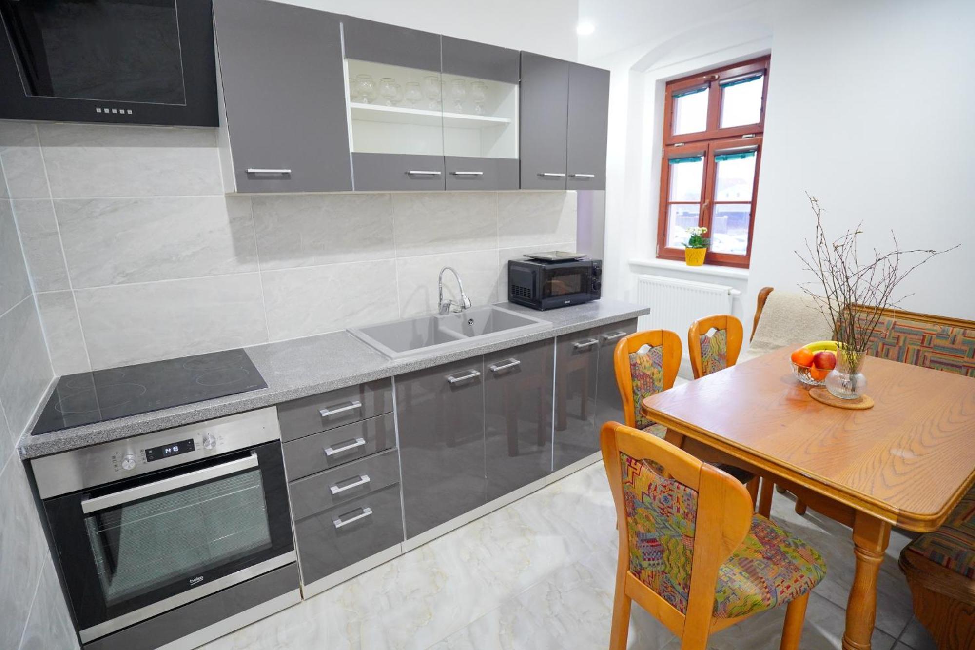 Apartment U Cerneho Orla Karlovy Vary Esterno foto