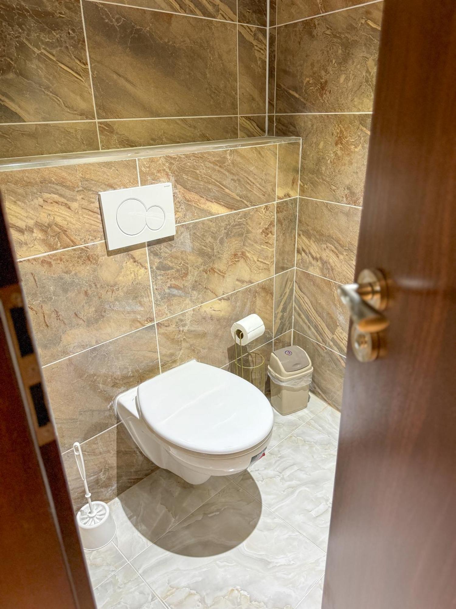Apartment U Cerneho Orla Karlovy Vary Esterno foto