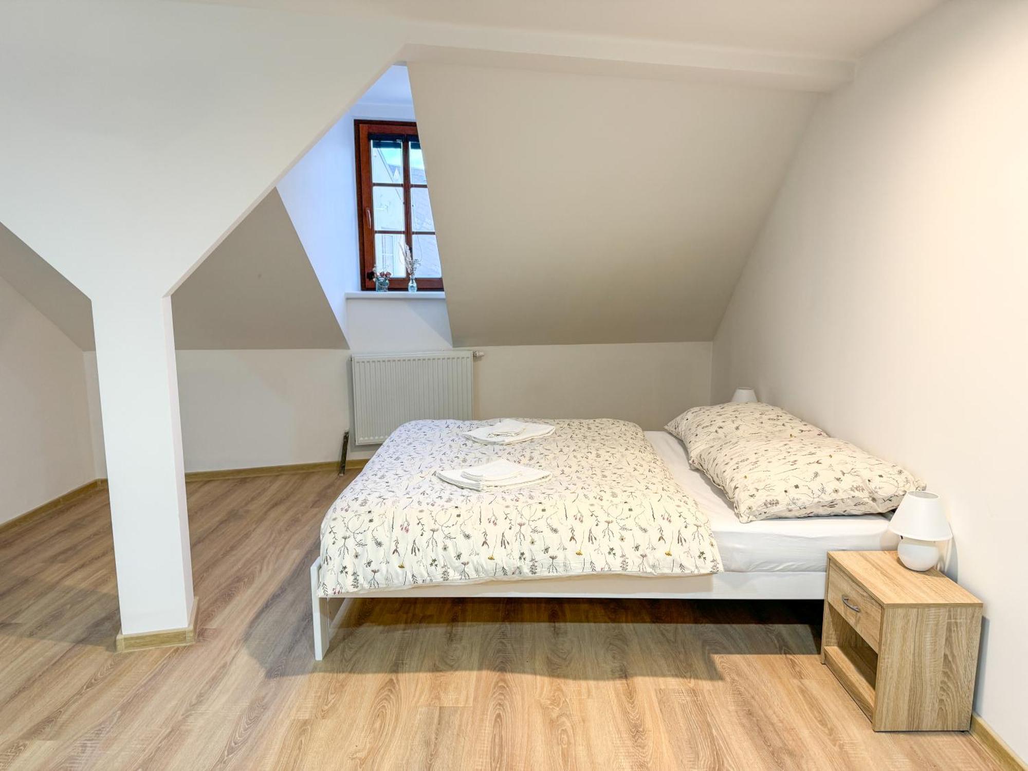 Apartment U Cerneho Orla Karlovy Vary Esterno foto