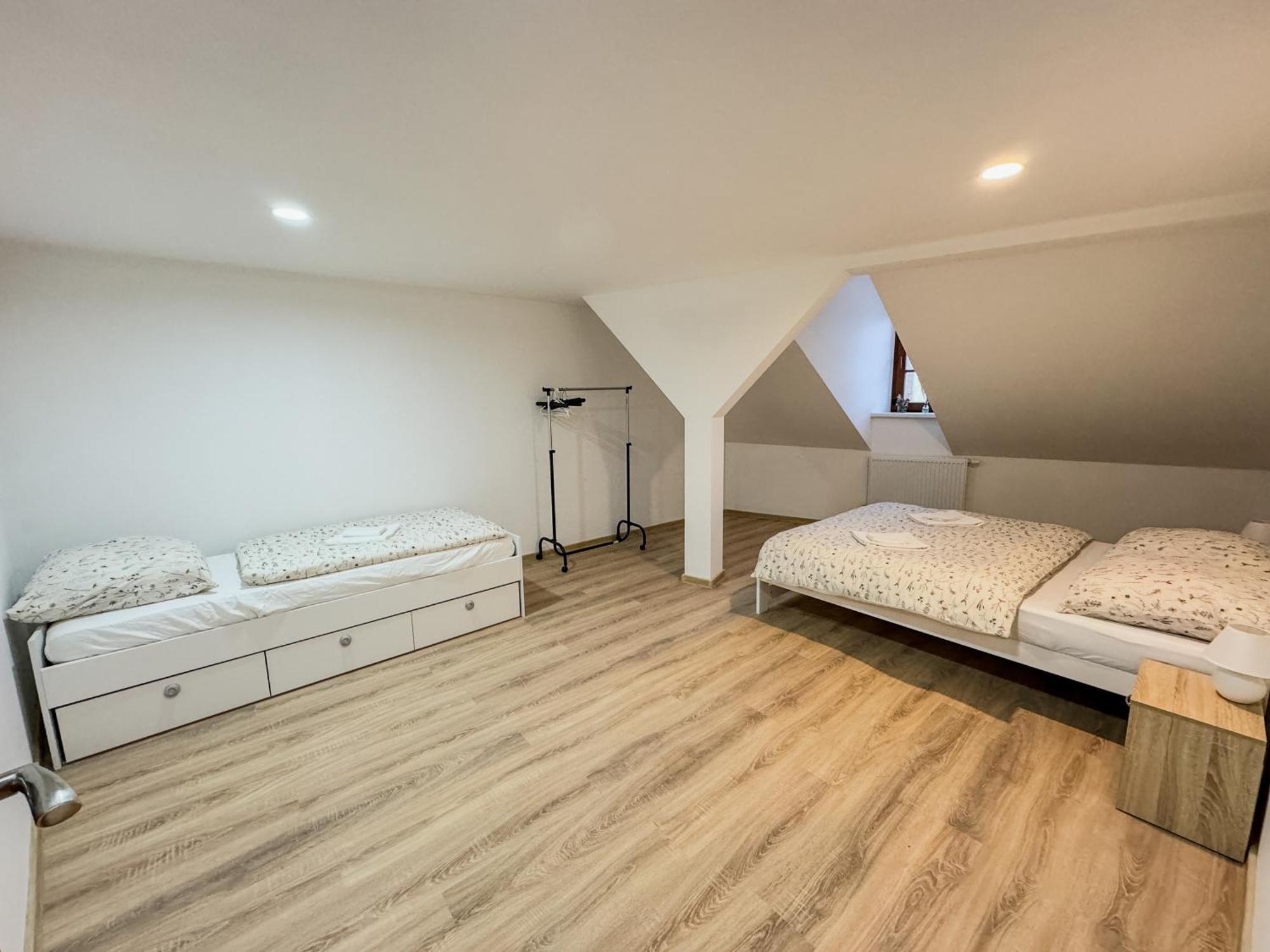 Apartment U Cerneho Orla Karlovy Vary Esterno foto