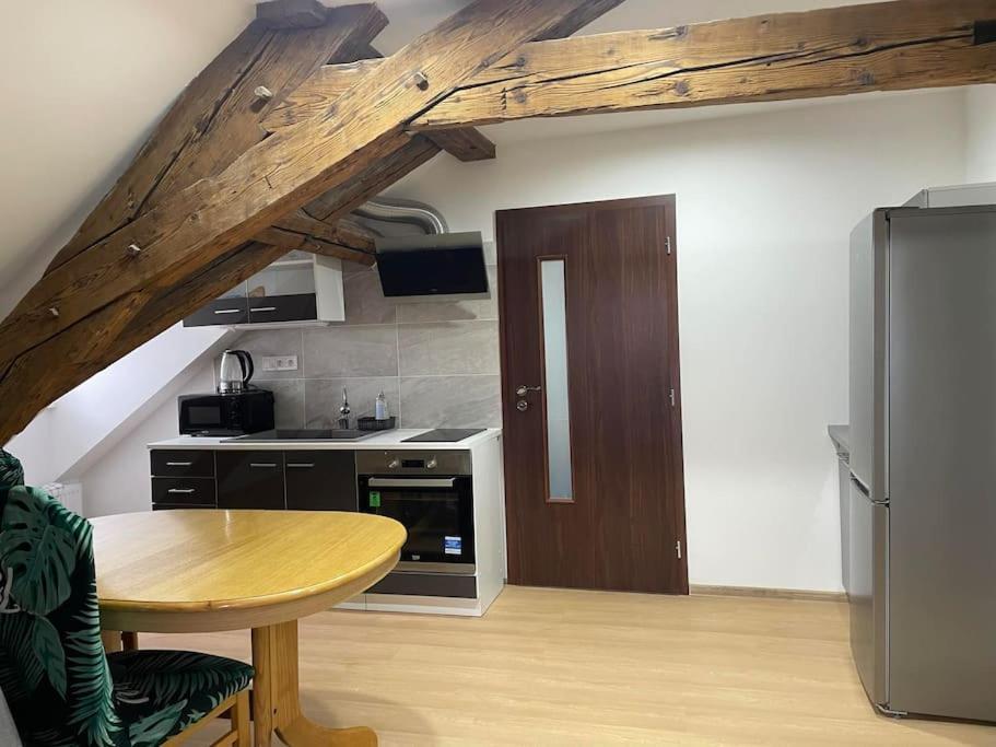 Apartment U Cerneho Orla Karlovy Vary Esterno foto