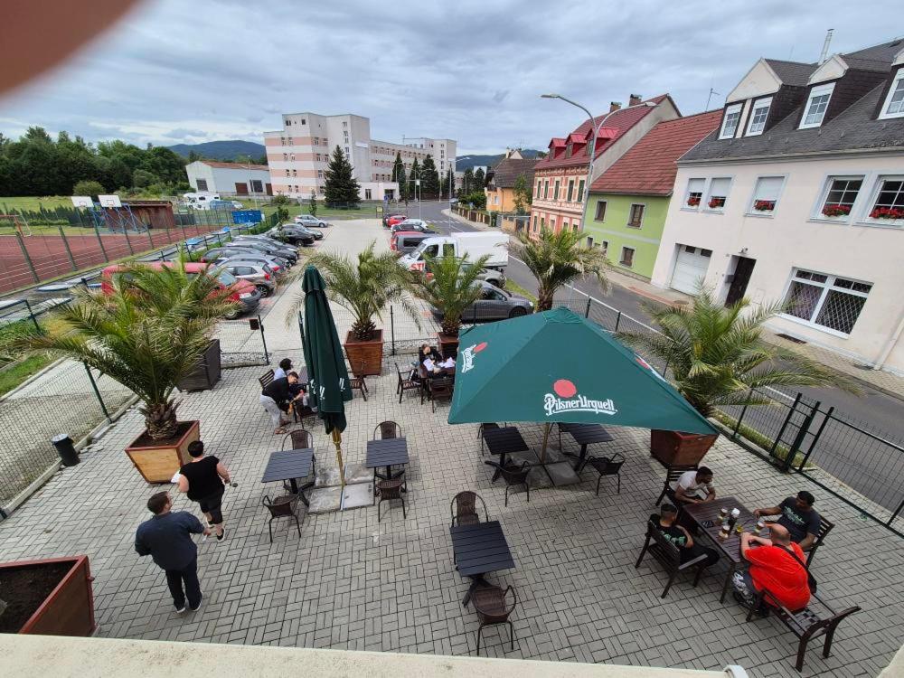 Apartment U Cerneho Orla Karlovy Vary Esterno foto