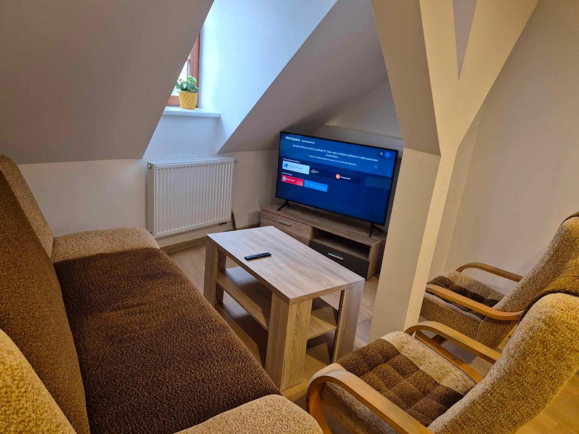 Apartment U Cerneho Orla Karlovy Vary Esterno foto